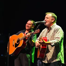 show Henrique e Juliano Pouso Alegre